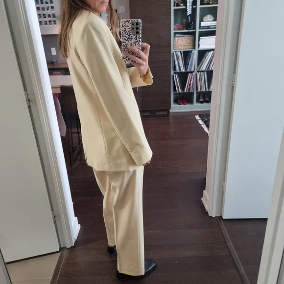 Assembly Label Cream Blazer - Picture 9 of 9